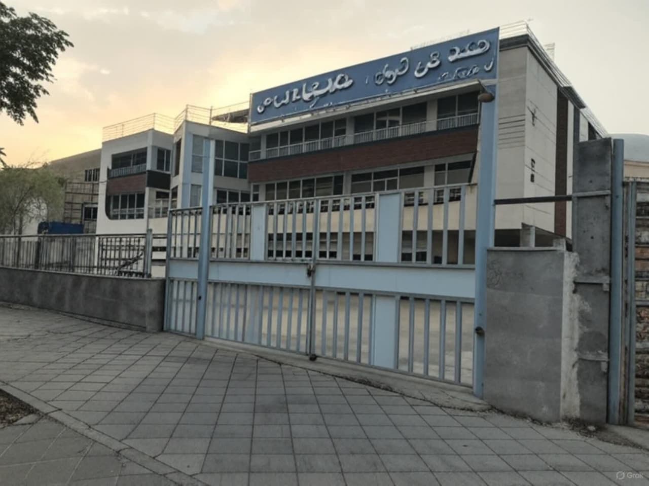 جلسات مشاوره و بازدید از هنرستان